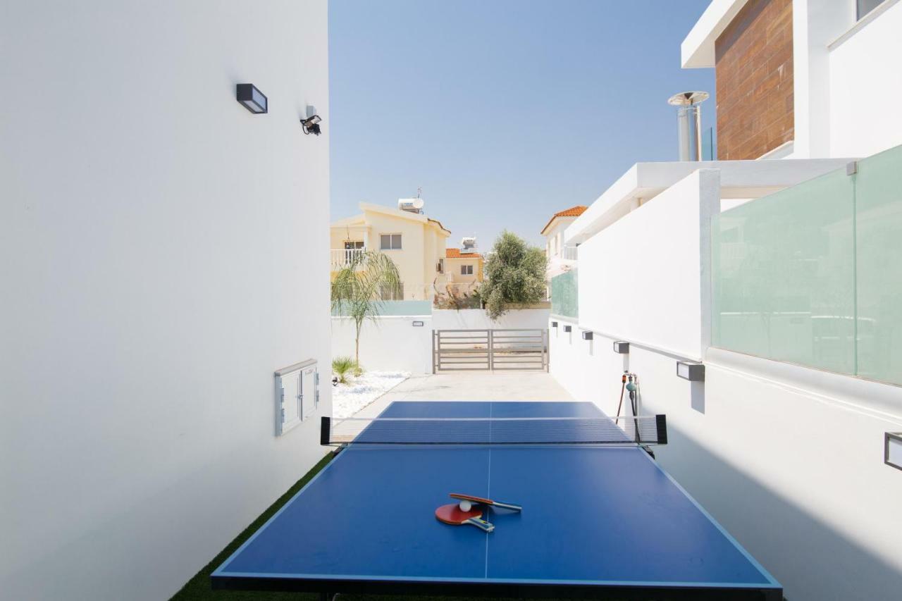 Villa Lynn Boutique Beachfront Айя-Напа Экстерьер фото