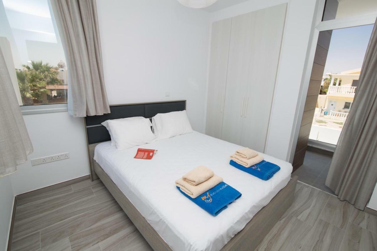 Villa Lynn Boutique Beachfront Айя-Напа Экстерьер фото