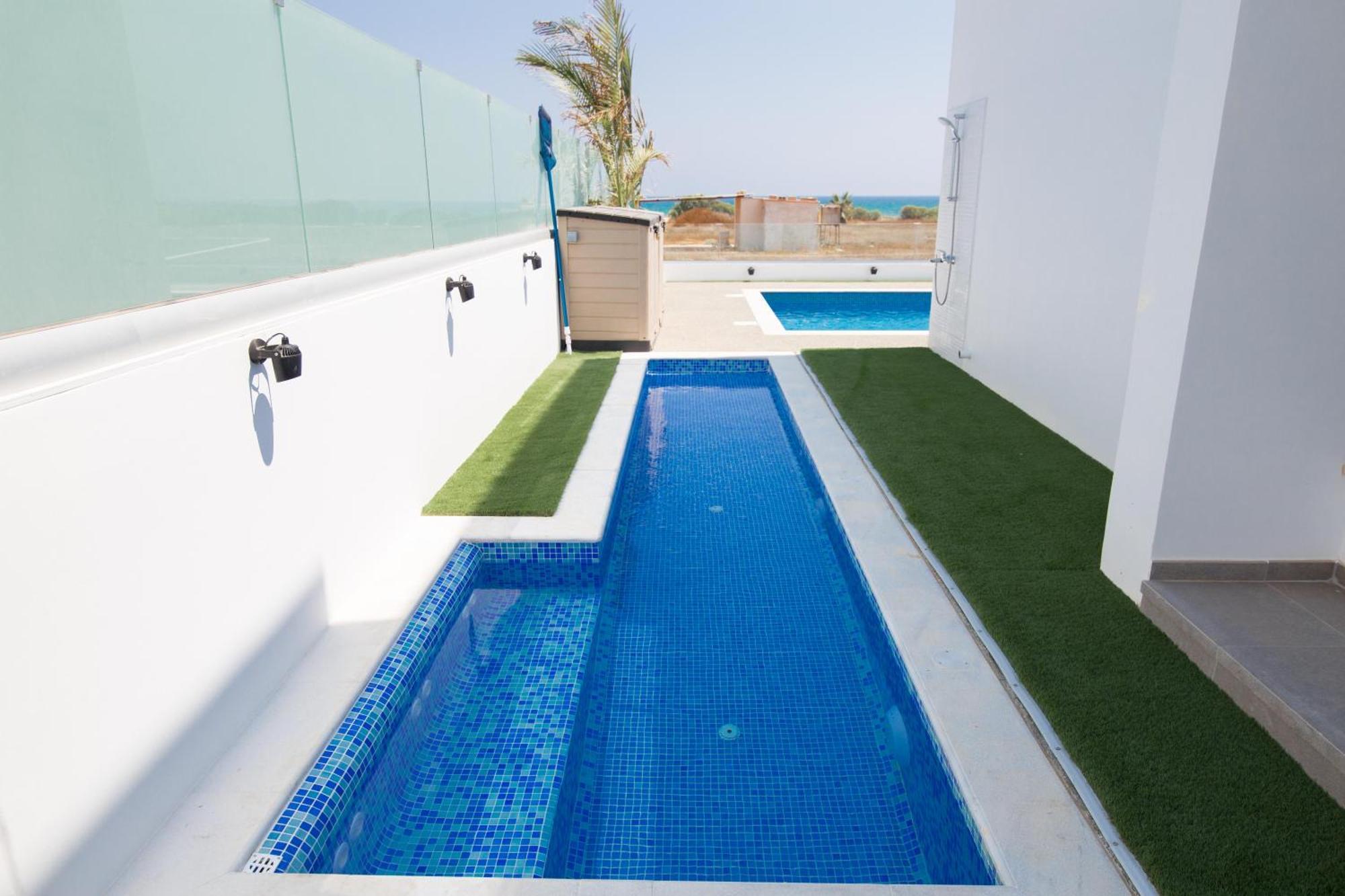 Villa Lynn Boutique Beachfront Айя-Напа Экстерьер фото